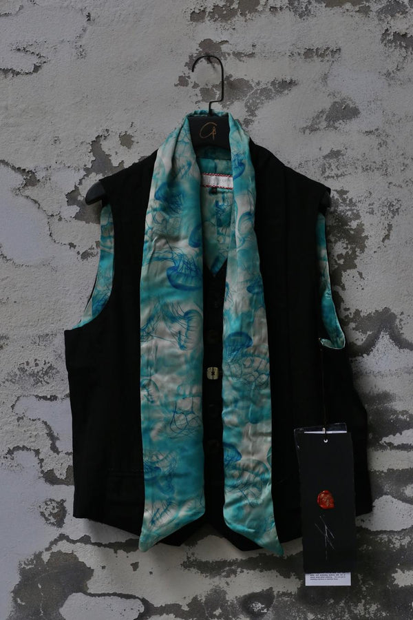 Geoffrey B. Small cashmere full lining vest and scarf GJ02 jellyfish printed black 4